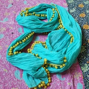 B1G1F NATURAL LIFE pom pom scarf